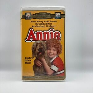 1997 VHS of 1982 Musical Film Annie Martin Charnin Thomas Meehan John Huston